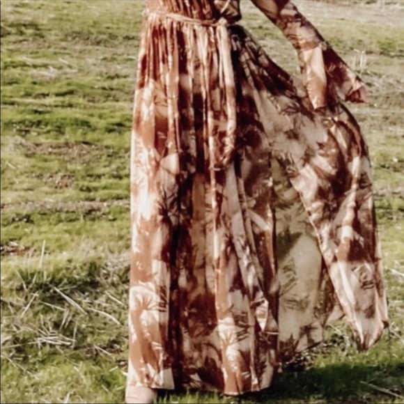 SUNSET - MAXI DRESS Floral Print Maxi Dress Cream and Brown - Picture 7 of 11